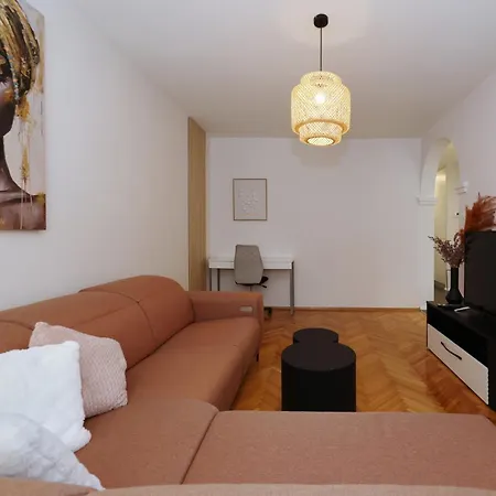Lana Apartment